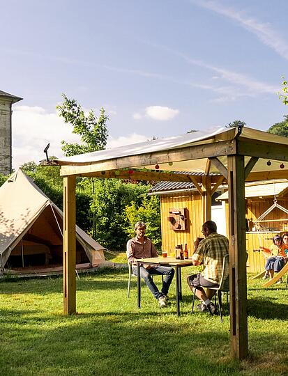 Going camping: tent or mobile home, every camper's dilemma!